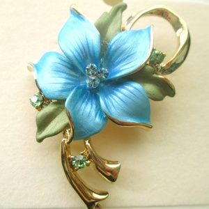 New RUCINNI Orchid Brooch with Swarovski Crystal